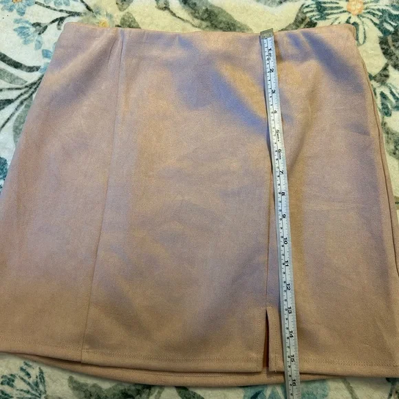 Francesca’s Blue Rain Pink Suede Mini Skirt - Picture 8 of 12